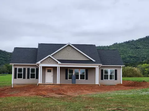 2728 Staton Dr, Vinton, VA 24179