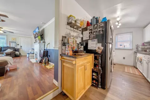 640 E Calhoun St, Salem, VA 24153 photo 8