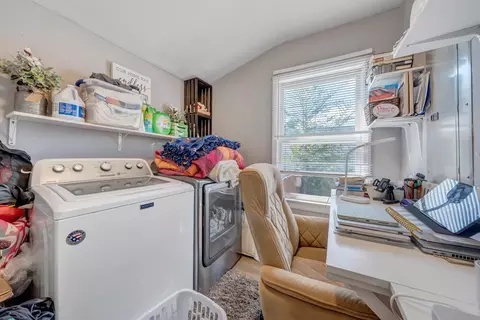 640 E Calhoun St, Salem, VA 24153 photo 9