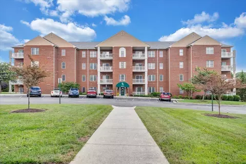 4448 Pheasant Ridge Rd SW #206, Roanoke, VA 24014