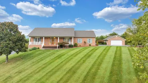 165 White Tail Dr, Roanoke, VA 24012