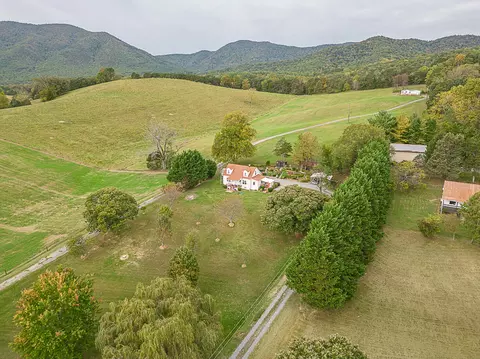 2487 Frontage Rd, Buchanan, VA 24066 photo 3
