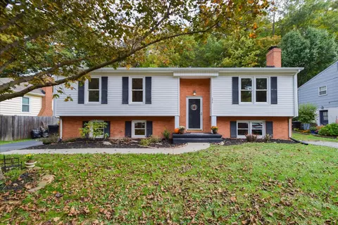 5810 Merriman Rd, Roanoke, VA 24018