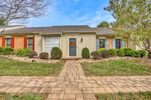 864 Stonegate Ct, Salem, VA 24153
