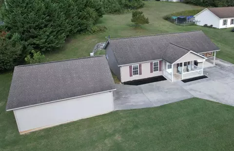 414 4th St, Buchanan, VA 24066