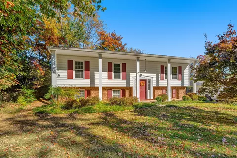 2512 Charing Cross Dr, Roanoke, VA 24018