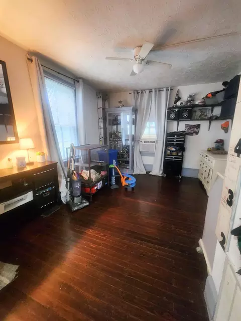 809 Brussels Ave, Clifton Forge, VA 24422 photo 4