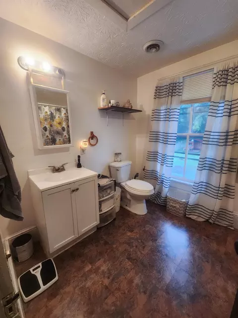 809 Brussels Ave, Clifton Forge, VA 24422 photo 11