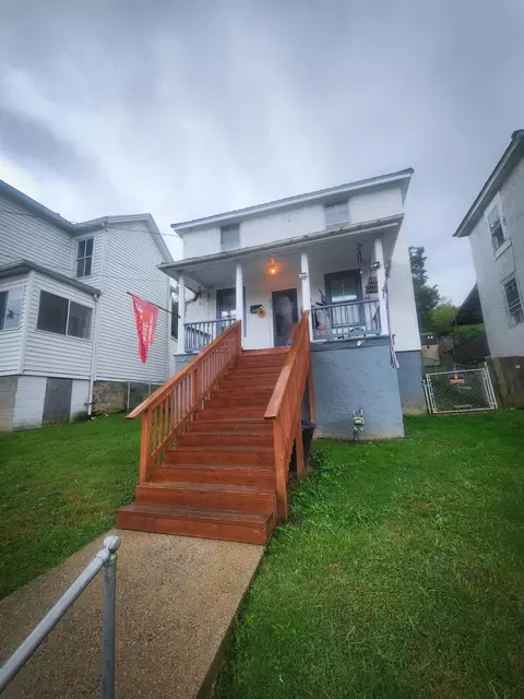 809 Brussels Ave, Clifton Forge, VA 24422