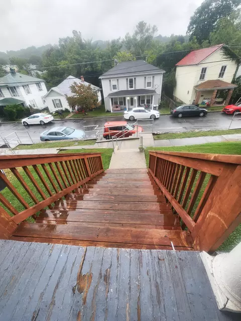 809 Brussels Ave, Clifton Forge, VA 24422 photo 2