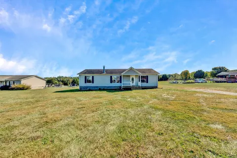 560 Greenhouse Rd, Glade Hill, VA 24092