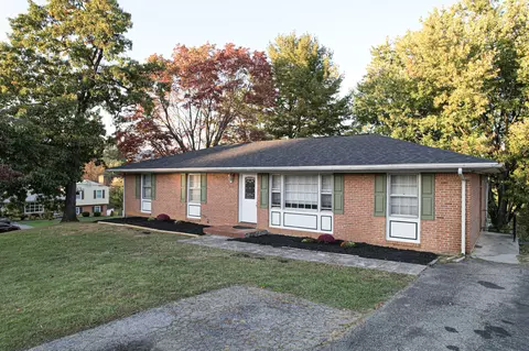 1725 Barnett Rd NW, Roanoke, VA 24017