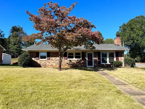 308 Wren Ct, Martinsville, VA 24112