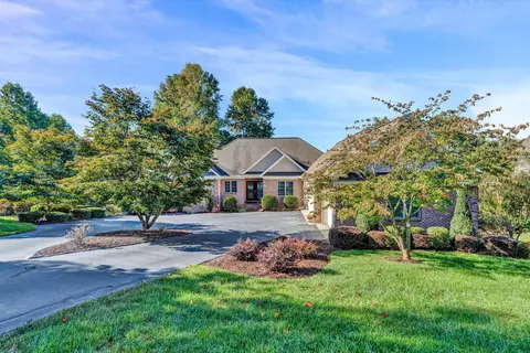 115 Pine Bay Dr, Union Hall, VA 24176