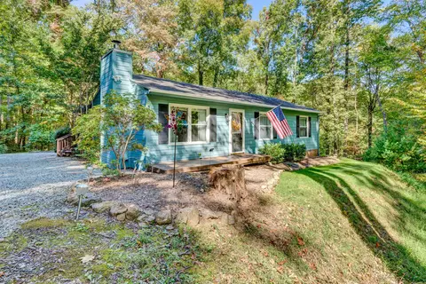 5606 Mount Laurel Rd, Roanoke, VA 24018