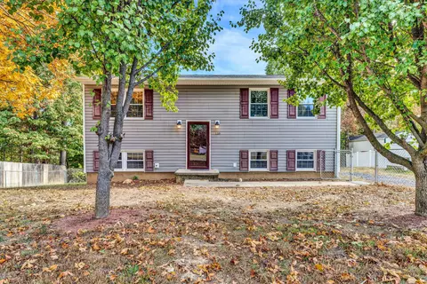 120 Falcon Ridge Rd, Clifton Forge, VA 24422
