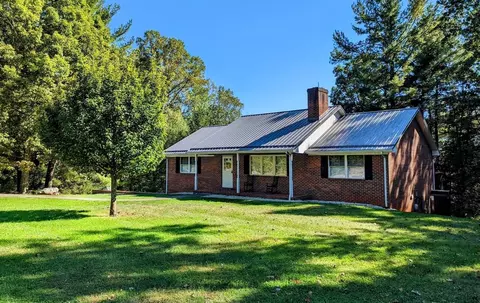 974 Iron Ridge Rd, Rocky Mount, VA 24151