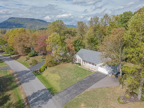 210 Fox Fire, Cloverdale, VA 24077 photo 2