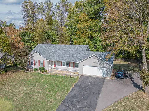 210 Fox Fire, Cloverdale, VA 24077 photo 3