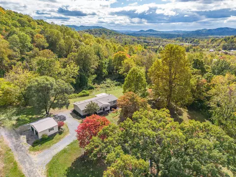 2165 Murray Hollow Rd, Thaxton, VA 24174