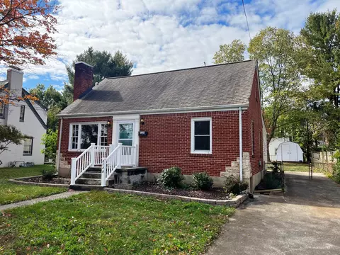5128 Woodbury St NW, Roanoke, VA 24012