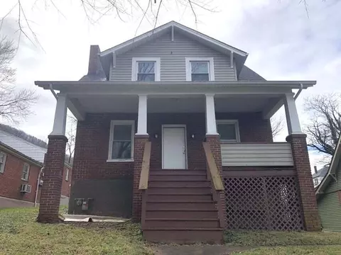 521 Riverland Rd SE, Roanoke, VA 24014