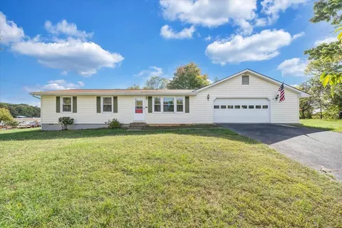 102 Oneal Dr, Vinton, VA 24179