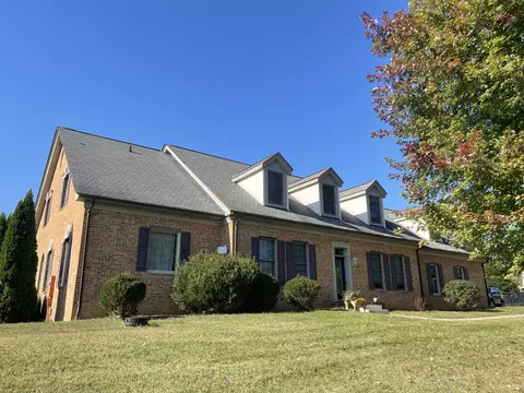 1250 Camden Rd, Big Island, VA 24526