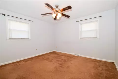 608 Angle Ln NE, Roanoke, VA 24019 photo 10