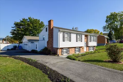 608 Angle Ln NE, Roanoke, VA 24019 photo 17