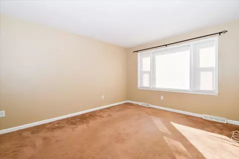 608 Angle Ln NE, Roanoke, VA 24019 photo 2