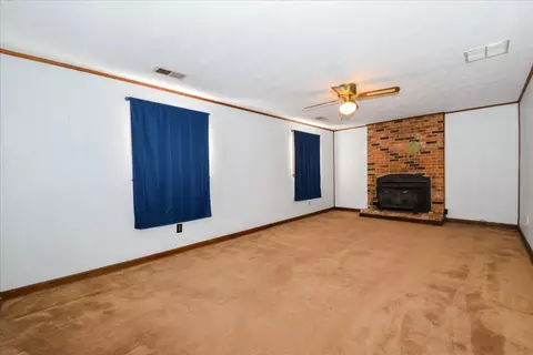 608 Angle Ln NE, Roanoke, VA 24019 photo 12