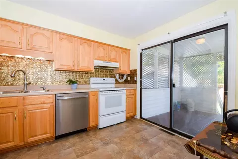 608 Angle Ln NE, Roanoke, VA 24019 photo 5