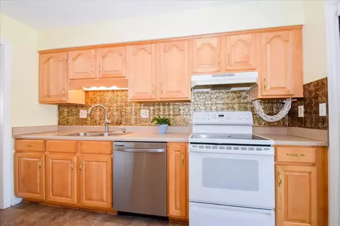 608 Angle Ln NE, Roanoke, VA 24019 photo 6