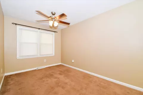 608 Angle Ln NE, Roanoke, VA 24019 photo 4