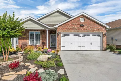 1011 Big Ben Dr, Roanoke, VA 24019