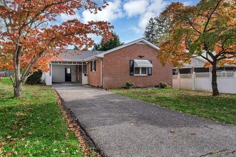 402 5th St, Radford, VA 24141