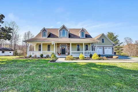 615 Bremble Dr, Moneta, VA 24121