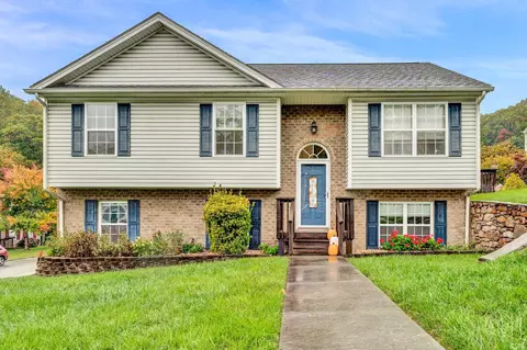 1903 Connors Ct, Salem, VA 24153