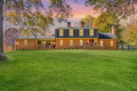 2511 Etzler Rd, Troutville, VA 24175