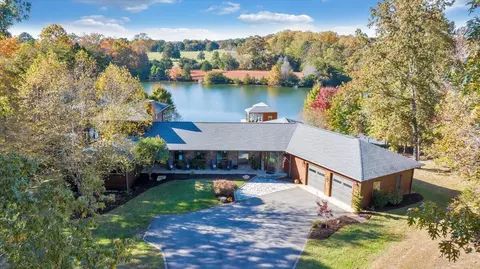 1194 Dudley Amos Rd, Moneta, VA 24121