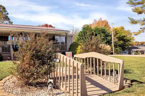 485 Big Cove Dr, Penhook, VA 24137 photo 3