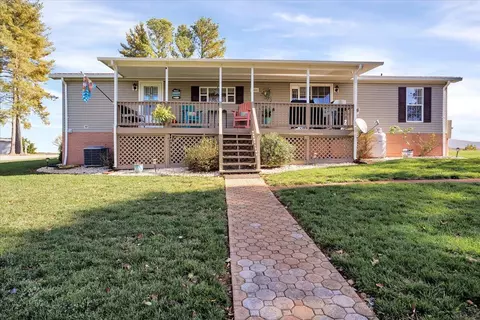485 Big Cove Dr, Penhook, VA 24137 photo 7