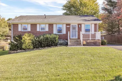 5417 Taney Dr, Roanoke, VA 24019
