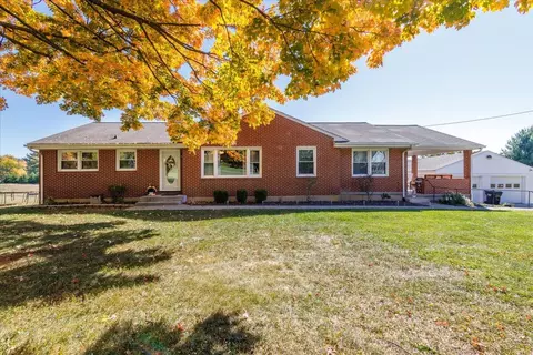1950 Broyles Ln, Roanoke, VA 24012