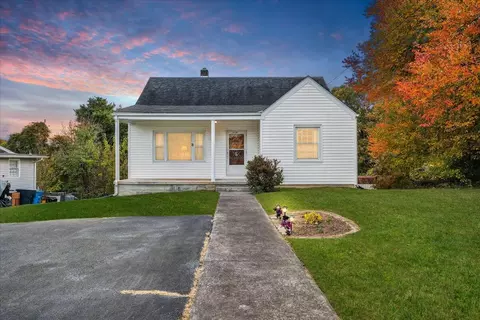 5114 Victoria St NW, Roanoke, VA 24017