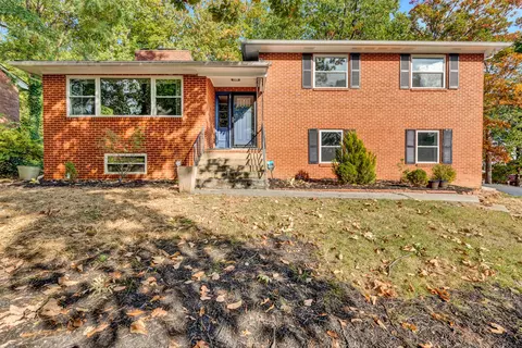 2513 Round Top Rd NW, Roanoke, VA 24012