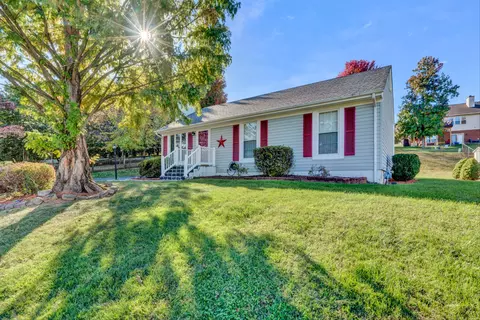 518 Hillview Dr, Roanoke, VA 24019
