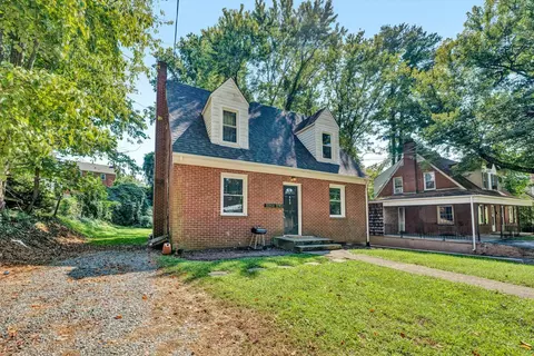 843 Hundley St, Martinsville, VA 24112