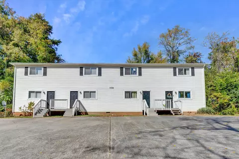 1106 Drewry Rd, Martinsville, VA 24112